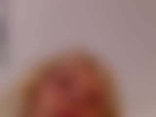 Live cam show with Magdalenaaa - Fingering on Camsoda