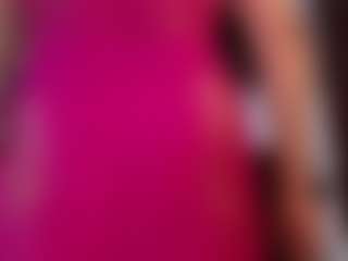 Live cam show with Magdalenaaa - Granny MILF on googirlz
