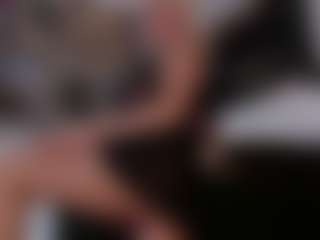 Live cam show with Magdalenaaa - Granny Squirt on CamwithHer
