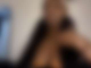 TheWolfeDen's Live Sex Cam Show