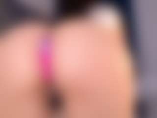 Live cam show with Nina - Strip on SpankPalCams