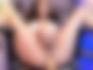 Live cam show with SaraCabali - Blonde Hair on livesuperchat.net