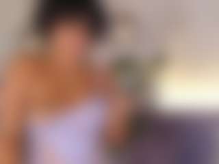 Live cam show with Ambra Cohelo - Skinny on Dare Cams