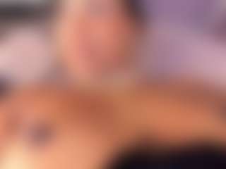 Live cam show with Ambra Cohelo - Solo on Camsoda