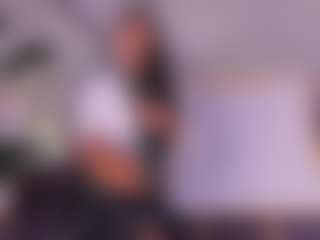 Live cam show with Ambra Cohelo - Skinny on Camsoda
