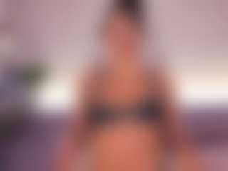 Live cam show with Ambra Cohelo - Skinny on Camsoda