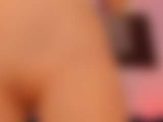 Live cam show with AlessiaCorleone - Average on sexytreat.net