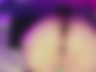 Emma MILF webcam performer live streaming