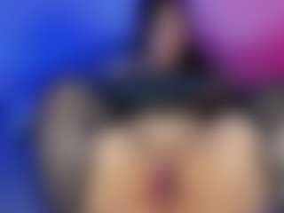 Live cam show with Emma - Ass Bouncing on Camming Site