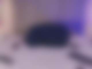 Live cam show with Emma - Sexwebcam MILF on live18s.com