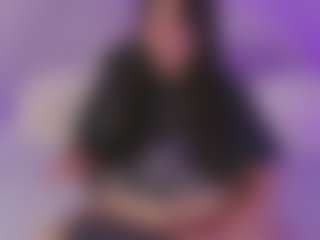 Emma MILF webcam performer live streaming