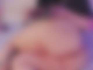 Live cam show with Emma - Big Tits MILF on Dare Cams