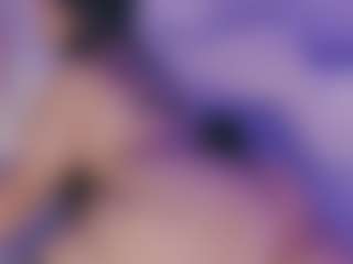 Live cam show with Emma - Squirt on Camsoda