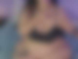 Emma MILF webcam performer live streaming