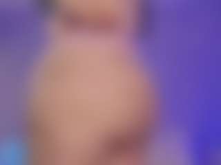 Emma MILF webcam performer live streaming