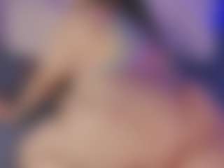Live cam show with Emma - Squirt MILF on Livezox