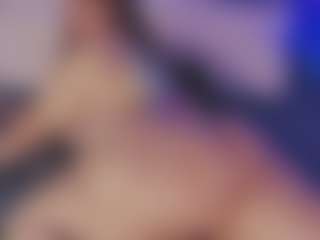 Live cam show with Emma - Tease MILF on Instabang