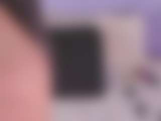 Live cam show with Emma - Fuck Machine on Livezox