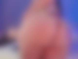 Live cam show with Emma - Colombia on StripNow