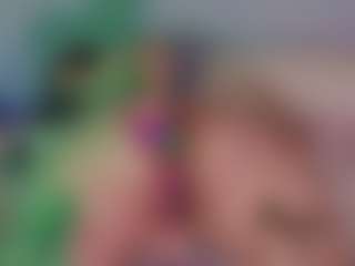 Live cam show with Emma - Big Clit on TeamSkeetLive