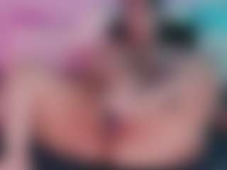 Live cam show with Emma - Redbone on Milfs Live