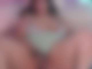Live cam show with Emma - Brown Eyes MILF on Camiplay Live