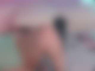 Emma MILF webcam performer live streaming