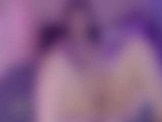 Live cam show with Emma - Big Clit on sexylive.show