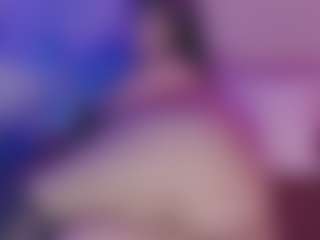 Live cam show with Emma - Double Penetration on mypornchat.com