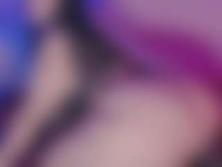 Live cam show with Emma - HD MILF on Milf Play