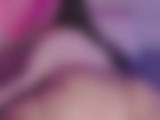 Emma MILF webcam performer live streaming
