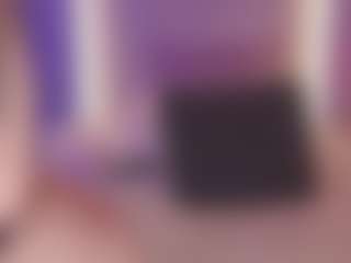 Live cam show with Emma - Squirt on Dolls Live