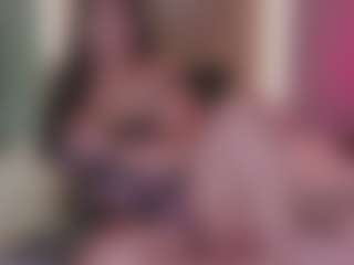 Live cam show with Emma - Hairy Pussy on TastyBlacksLive