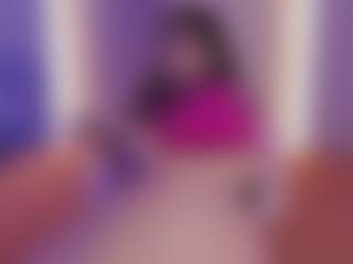 Emma MILF webcam performer live streaming