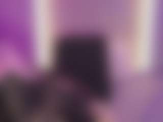Emma MILF webcam performer live streaming