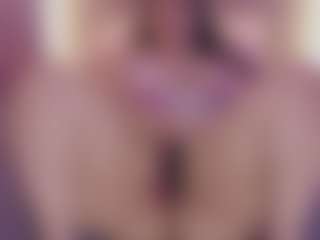Live cam show with Emma - Ride on Camsoda