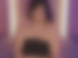 Emma MILF webcam performer live streaming