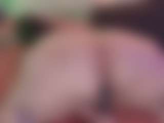 Live cam show with Emma - Big Clit on xxxlivecams.org