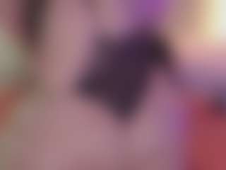 Emma MILF webcam performer live streaming