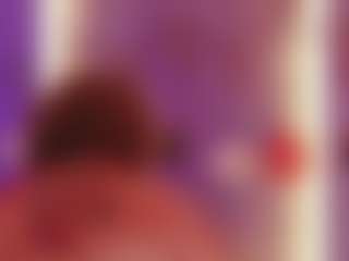 Emma, modelo webcam MILF transmitiendo en vivo