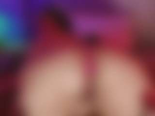 Live cam show with Emma - Amateur MILF on Mixed Magazine Live