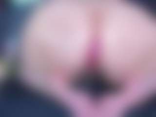 Sophie-Green MILF webcam performer live streaming
