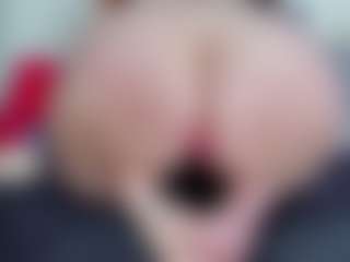 Live cam show with Sophie-Green - HD Curvy on Camsoda