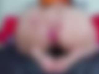 Live cam show with Sophie-Green - Toys MILF on SinfulBabes