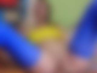 yulia999's Live Sex Cam Show