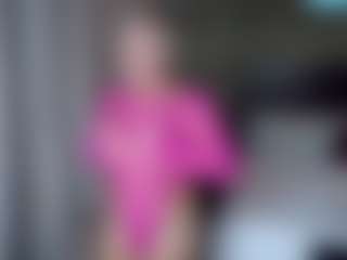 Live cam show with Allie Kay - Curvy on chickslive.net