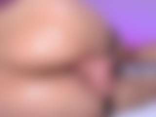 Live cam show with gaby-leonnn - Bikini on TeamSkeetLive