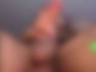 Live cam show with SCARLETH-9-INCHES - HD on CamwithHer