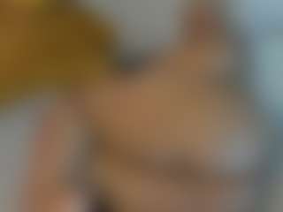 Live cam show with Taylor Sam - Middle Aged on Camsoda