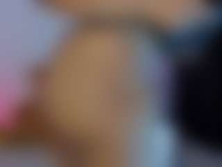 Live cam show with Taylor Sam - Natural on milfzrlive.com